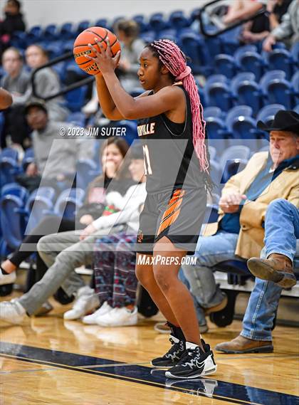 Thumbnail 3 in Caldwell vs Smithville photogallery.