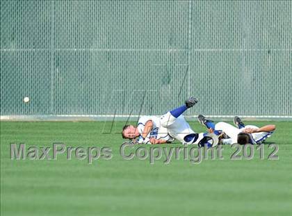 Thumbnail 2 in Sunnyvale vs. Gunter (UIL 2A Region 2 semifinals) photogallery.