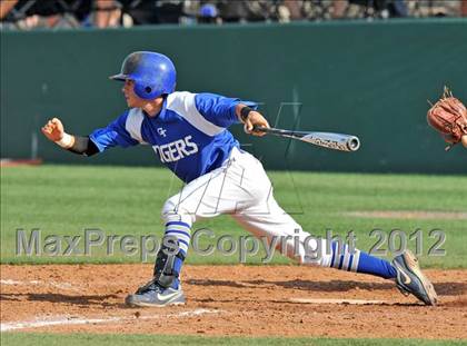 Thumbnail 1 in Sunnyvale vs. Gunter (UIL 2A Region 2 semifinals) photogallery.