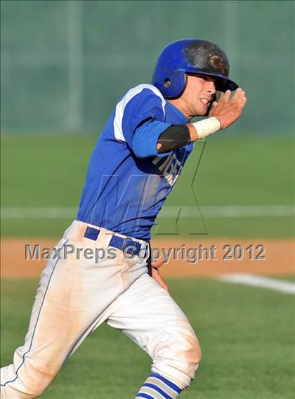 Thumbnail 3 in Sunnyvale vs. Gunter (UIL 2A Region 2 semifinals) photogallery.