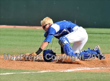 Thumbnail 1 in Sunnyvale vs. Gunter (UIL 2A Region 2 semifinals) photogallery.