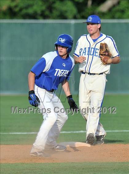 Thumbnail 3 in Sunnyvale vs. Gunter (UIL 2A Region 2 semifinals) photogallery.