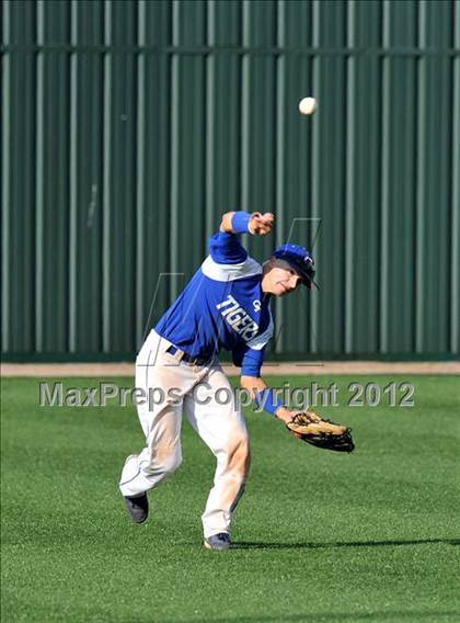 Thumbnail 2 in Sunnyvale vs. Gunter (UIL 2A Region 2 semifinals) photogallery.
