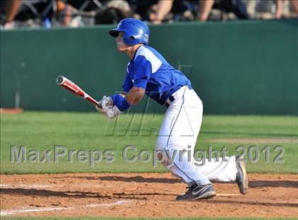 Thumbnail 1 in Sunnyvale vs. Gunter (UIL 2A Region 2 semifinals) photogallery.