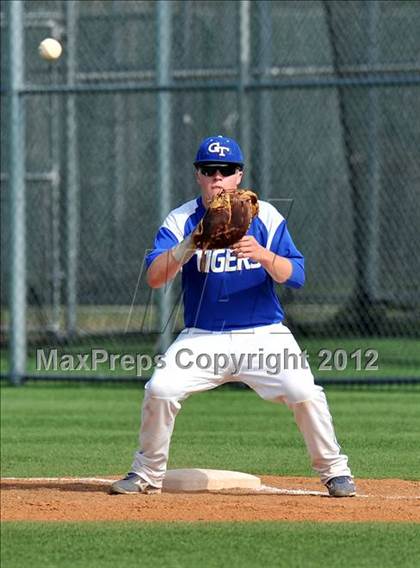 Thumbnail 1 in Sunnyvale vs. Gunter (UIL 2A Region 2 semifinals) photogallery.
