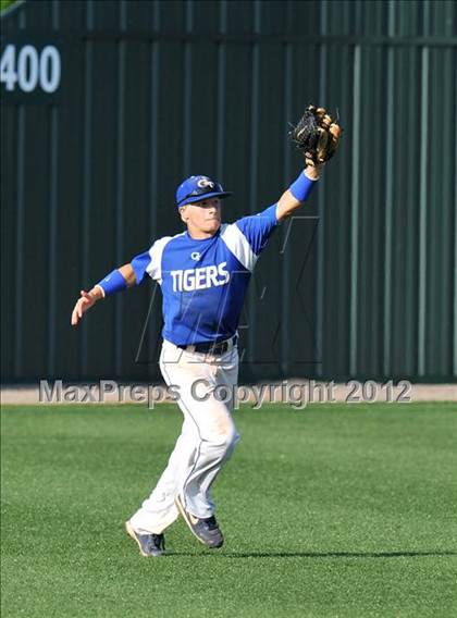 Thumbnail 3 in Sunnyvale vs. Gunter (UIL 2A Region 2 semifinals) photogallery.