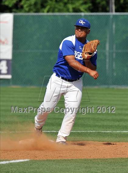 Thumbnail 1 in Sunnyvale vs. Gunter (UIL 2A Region 2 semifinals) photogallery.