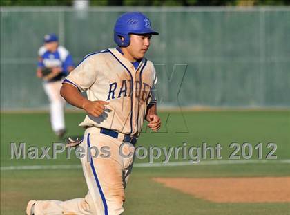 Thumbnail 1 in Sunnyvale vs. Gunter (UIL 2A Region 2 semifinals) photogallery.