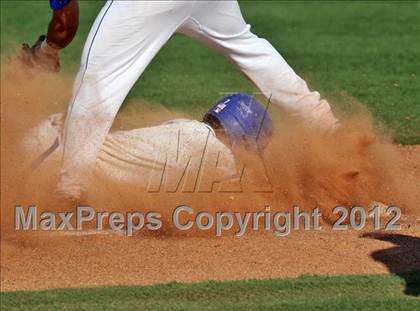 Thumbnail 2 in Sunnyvale vs. Gunter (UIL 2A Region 2 semifinals) photogallery.