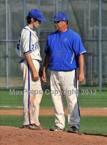 Thumbnail 2 in Sunnyvale vs. Gunter (UIL 2A Region 2 semifinals) photogallery.