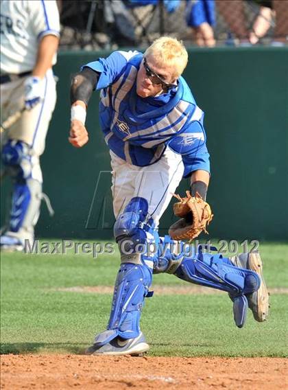 Thumbnail 2 in Sunnyvale vs. Gunter (UIL 2A Region 2 semifinals) photogallery.