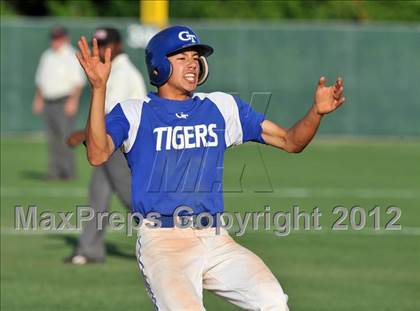 Thumbnail 3 in Sunnyvale vs. Gunter (UIL 2A Region 2 semifinals) photogallery.