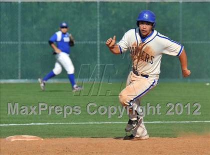 Thumbnail 2 in Sunnyvale vs. Gunter (UIL 2A Region 2 semifinals) photogallery.