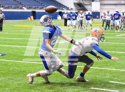 Thumbnail 3 in Valley Christian vs. Chino Valley (Kick-Off Classic) photogallery.