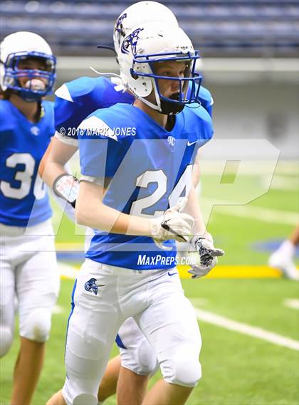 Thumbnail 3 in Valley Christian vs. Chino Valley (Kick-Off Classic) photogallery.