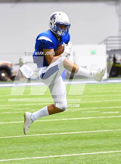 Thumbnail 2 in Valley Christian vs. Chino Valley (Kick-Off Classic) photogallery.