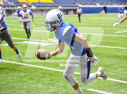 Thumbnail 2 in Valley Christian vs. Chino Valley (Kick-Off Classic) photogallery.