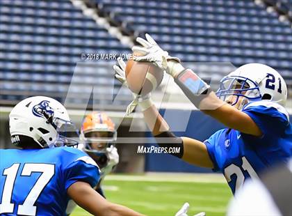 Thumbnail 3 in Valley Christian vs. Chino Valley (Kick-Off Classic) photogallery.