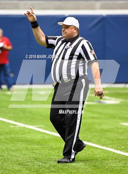 Thumbnail 1 in Valley Christian vs. Chino Valley (Kick-Off Classic) photogallery.
