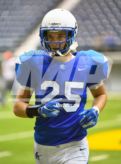 Thumbnail 1 in Valley Christian vs. Chino Valley (Kick-Off Classic) photogallery.
