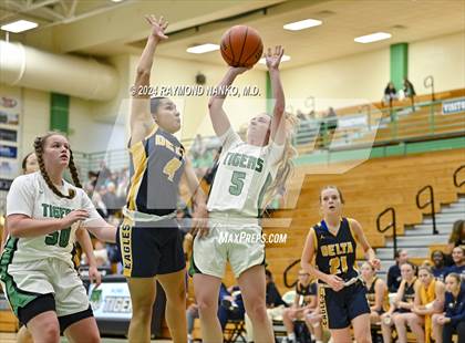 Thumbnail 2 in Delta @ Yorktown  photogallery.