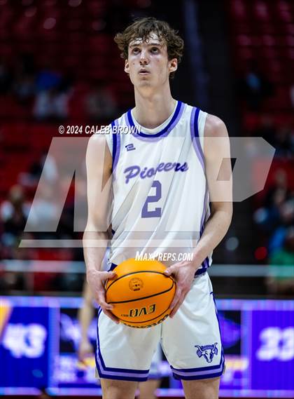 Thumbnail 1 in Riverton vs. Lehi (UHSAA 6A Quarterfinal) photogallery.