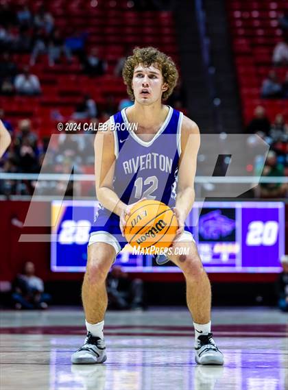 Thumbnail 2 in Riverton vs. Lehi (UHSAA 6A Quarterfinal) photogallery.