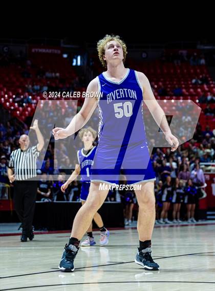 Thumbnail 3 in Riverton vs. Lehi (UHSAA 6A Quarterfinal) photogallery.