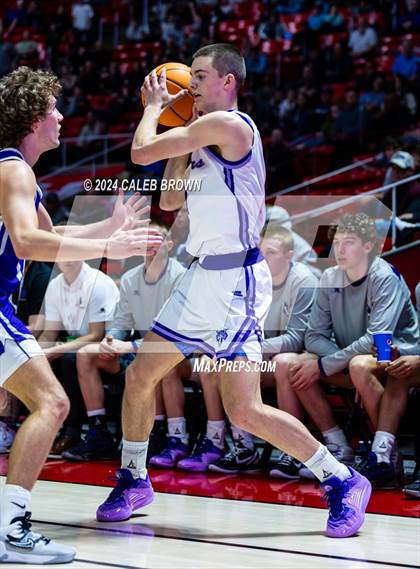 Thumbnail 3 in Riverton vs. Lehi (UHSAA 6A Quarterfinal) photogallery.