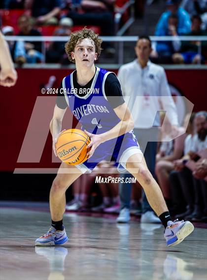 Thumbnail 2 in Riverton vs. Lehi (UHSAA 6A Quarterfinal) photogallery.