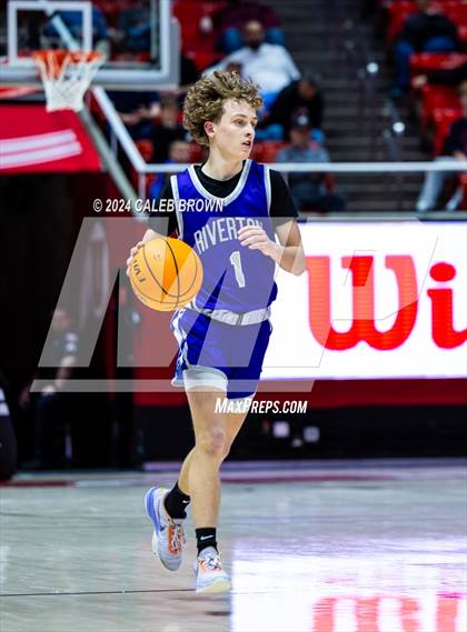 Thumbnail 2 in Riverton vs. Lehi (UHSAA 6A Quarterfinal) photogallery.