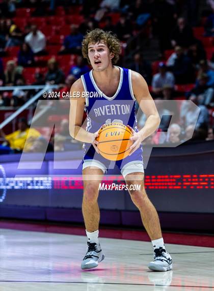 Thumbnail 3 in Riverton vs. Lehi (UHSAA 6A Quarterfinal) photogallery.