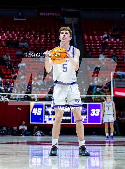 Thumbnail 3 in Riverton vs. Lehi (UHSAA 6A Quarterfinal) photogallery.