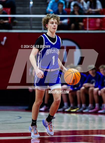 Thumbnail 2 in Riverton vs. Lehi (UHSAA 6A Quarterfinal) photogallery.