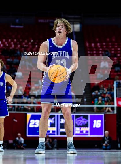 Thumbnail 3 in Riverton vs. Lehi (UHSAA 6A Quarterfinal) photogallery.