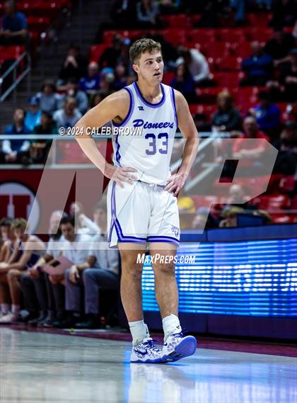 Thumbnail 2 in Riverton vs. Lehi (UHSAA 6A Quarterfinal) photogallery.