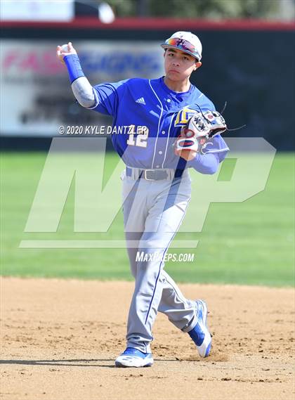 Thumbnail 2 in Lubbock Christian vs Bay Area Christian (Texas Private School Classic) photogallery.