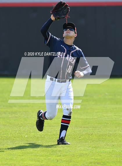 Thumbnail 2 in Lubbock Christian vs Bay Area Christian (Texas Private School Classic) photogallery.