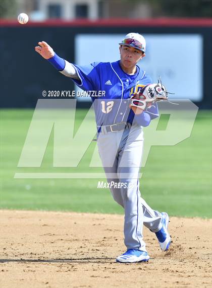 Thumbnail 3 in Lubbock Christian vs Bay Area Christian (Texas Private School Classic) photogallery.