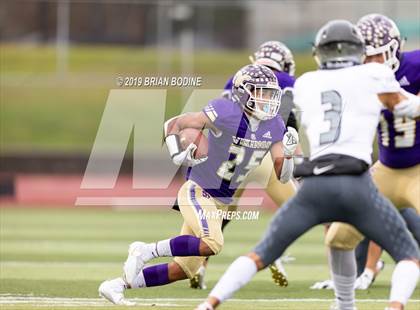 Thumbnail 2 in Union vs Lake Stevens (WIAA 4A Round 2) photogallery.