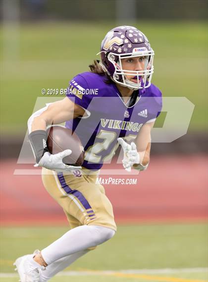 Thumbnail 1 in Union vs Lake Stevens (WIAA 4A Round 2) photogallery.