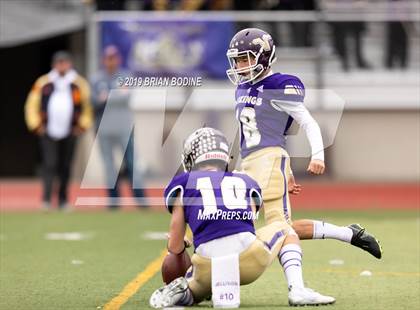 Thumbnail 3 in Union vs Lake Stevens (WIAA 4A Round 2) photogallery.