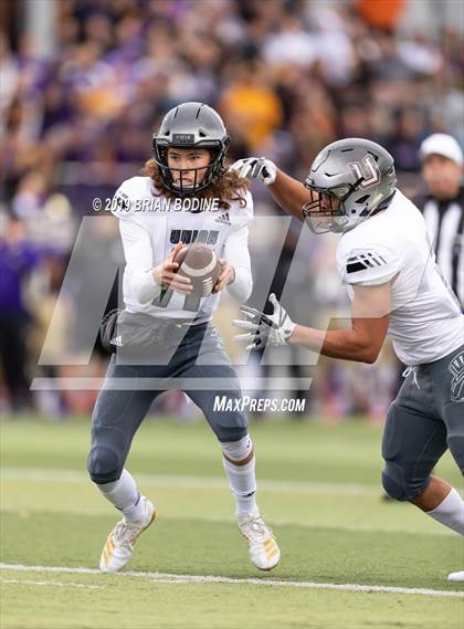 Thumbnail 2 in Union vs Lake Stevens (WIAA 4A Round 2) photogallery.
