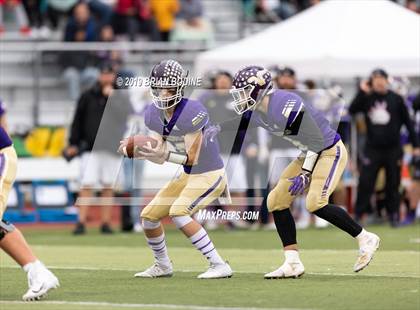 Thumbnail 3 in Union vs Lake Stevens (WIAA 4A Round 2) photogallery.