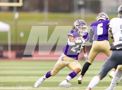 Thumbnail 1 in Union vs Lake Stevens (WIAA 4A Round 2) photogallery.