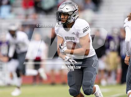 Thumbnail 2 in Union vs Lake Stevens (WIAA 4A Round 2) photogallery.