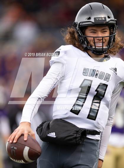 Thumbnail 2 in Union vs Lake Stevens (WIAA 4A Round 2) photogallery.