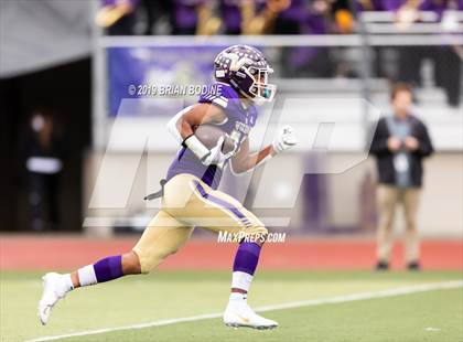 Thumbnail 3 in Union vs Lake Stevens (WIAA 4A Round 2) photogallery.