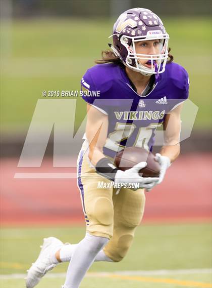 Thumbnail 2 in Union vs Lake Stevens (WIAA 4A Round 2) photogallery.