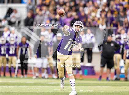 Thumbnail 3 in Union vs Lake Stevens (WIAA 4A Round 2) photogallery.